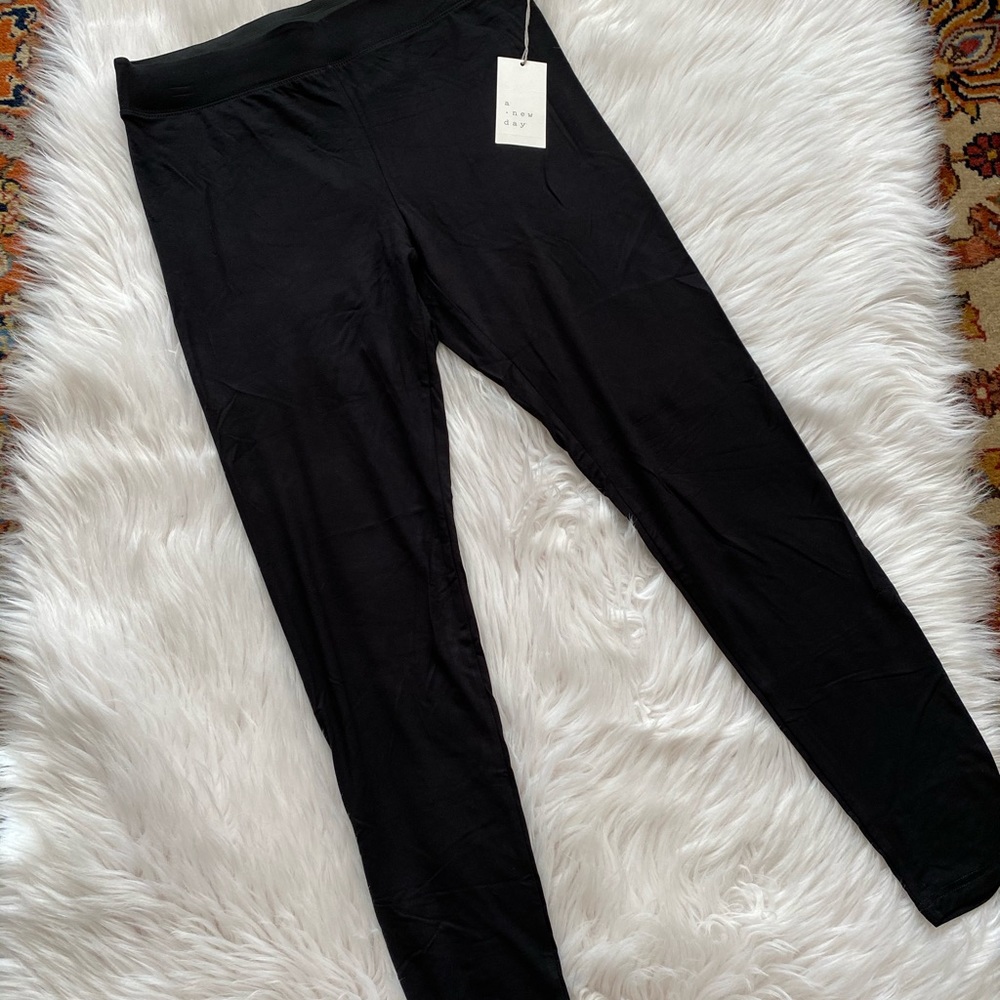 NWT Black Leggings Size M